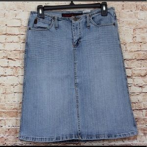 Mudd | light wash semi distressed denim skirt